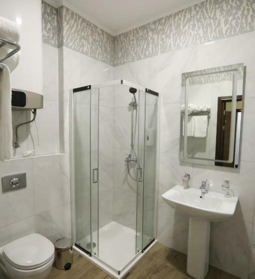 Cameră Deluxe, Donald