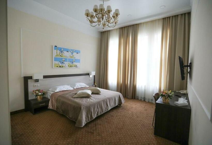 Cameră Deluxe, Donald