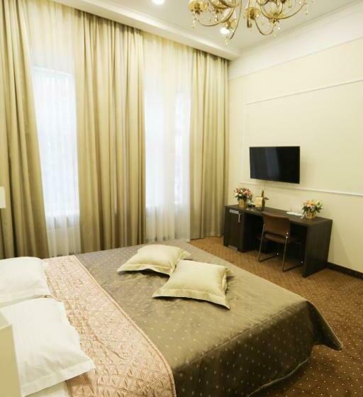 Cameră Deluxe, Donald