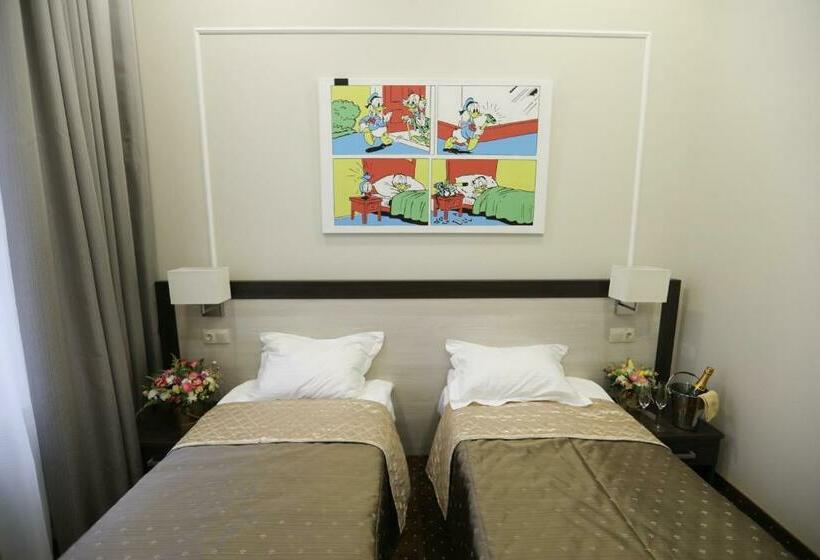 Cameră Standard, Donald