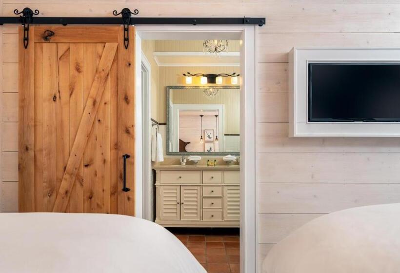 Номер Superior, The White Birch Inn