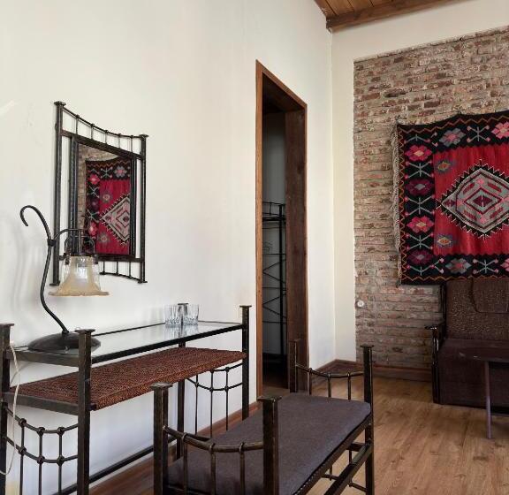 اتاق لوکس, Old Sighnaghi