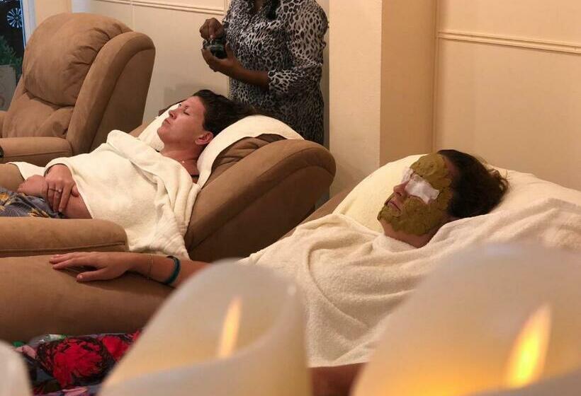 Номер Deluxe, The Retreat