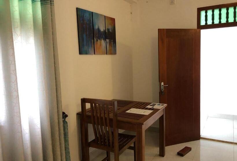 Номер Deluxe, The Retreat