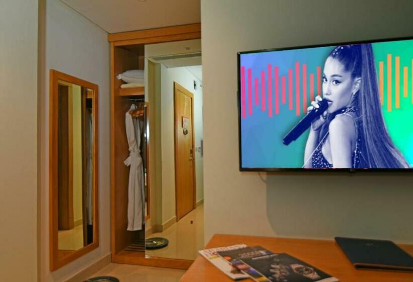 اتاق اکونومی یک تخته, Meshal