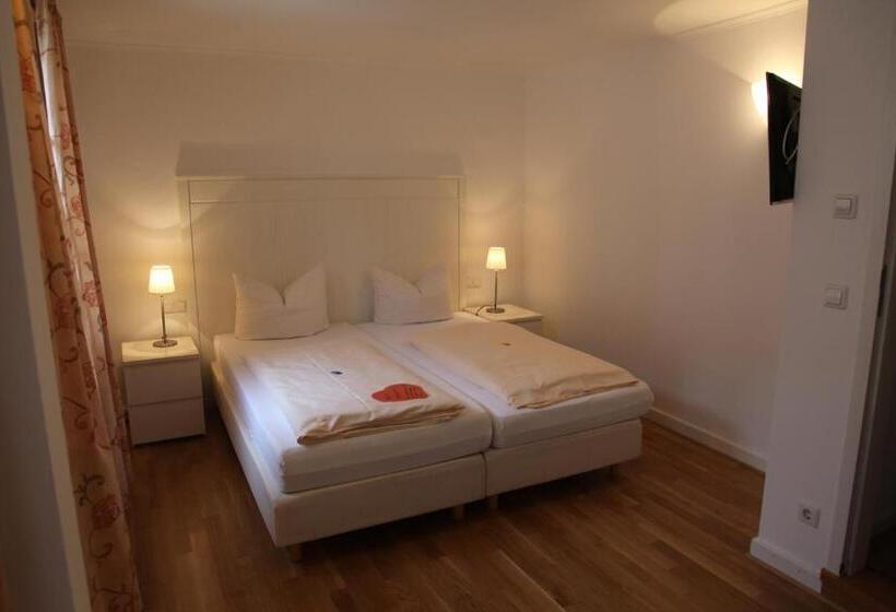 Номер Стандарт, Bacchus Wine & Bites