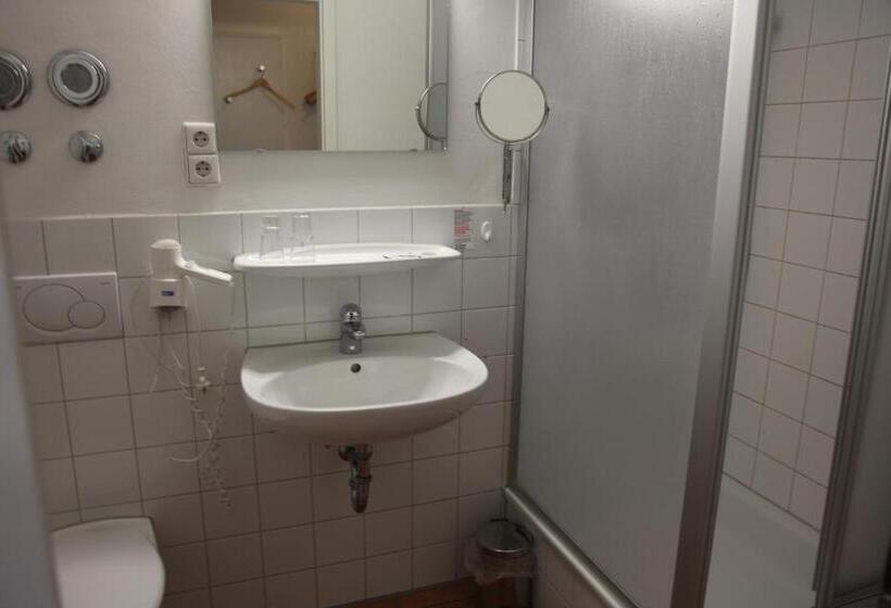 Семейный Номер, Bacchus Wine & Bites