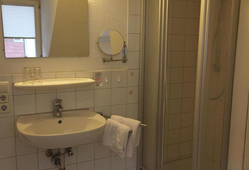 Семейный Номер, Bacchus Wine & Bites