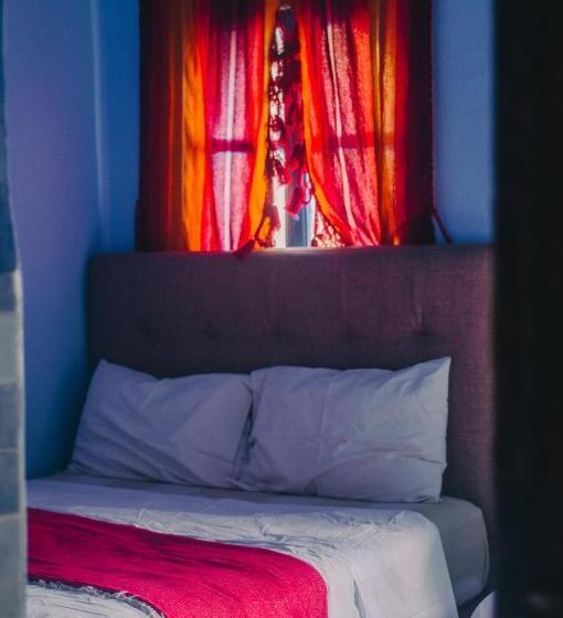 스탠다드 트리플 룸, Barcelona