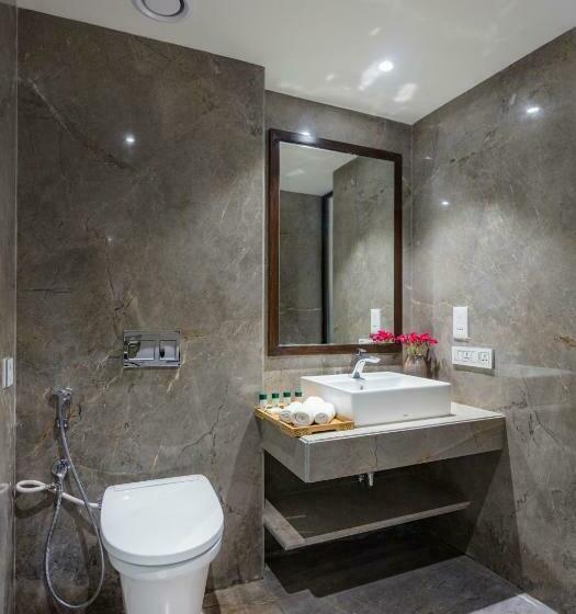 חדר דלוקס, Binori