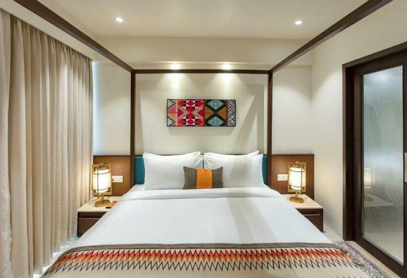 מיטת קינג בסוויטה, Binori