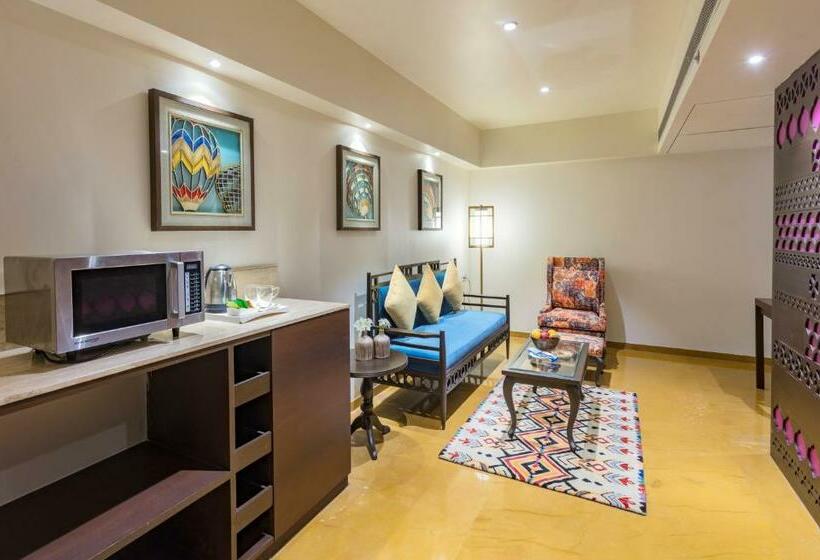 מיטת קינג בסוויטה, Binori