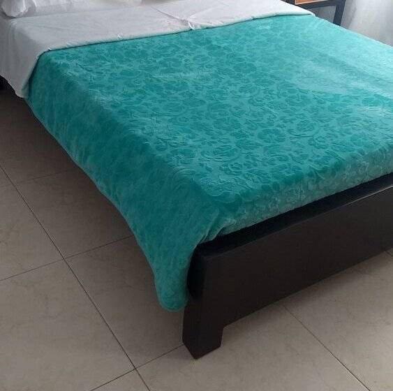 带双人床的基本房间, Los Angeles