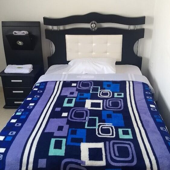 带双人床的基本房间, Los Angeles