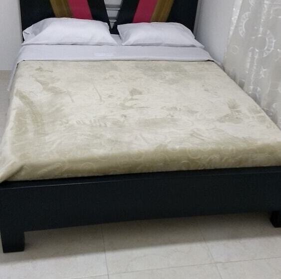 带双人床的基本房间, Los Angeles