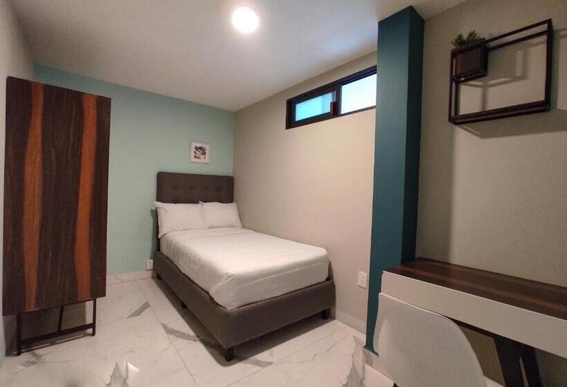 Quarto Estandar Individual Banheiro Compartilhado, Singular Sócrates