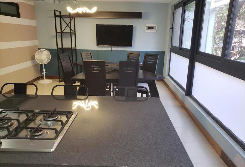 Apartamento 1 Dormitório, Singular Sócrates