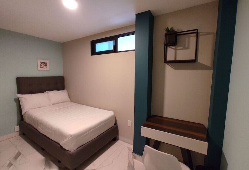 Quarto Estandar Banheiro Compartilhado, Singular Sócrates