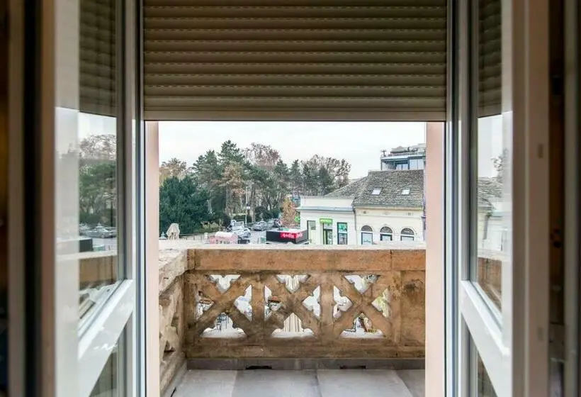 اتاق لوکس, Lanterna Rooms City Center