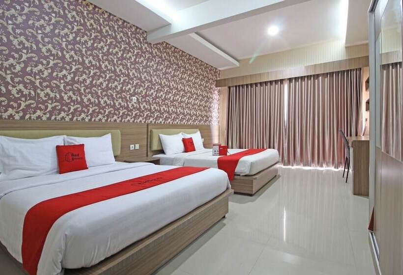 Семейный Номер, Reddoorz Near Jogja City Mall