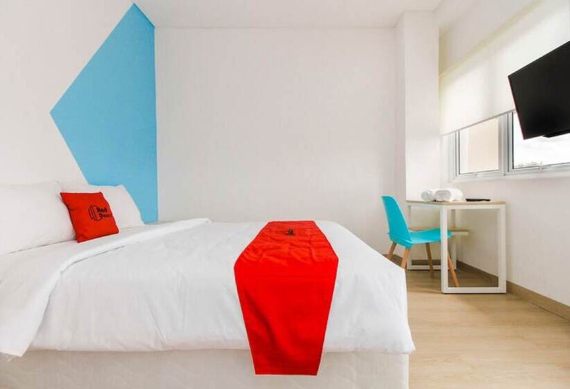 חדר אקונומי, Reddoorz Plus @ Catania Soma Rajawali