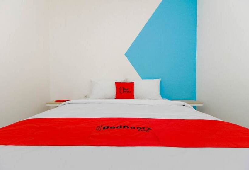 Номер Economy, Reddoorz Plus @ Catania Soma Rajawali