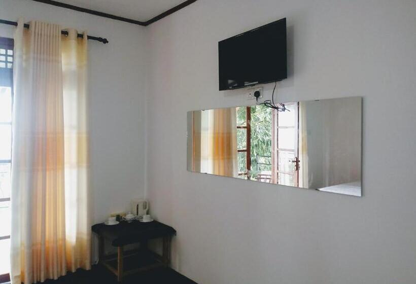 חדר סופריור, Okeed Ella