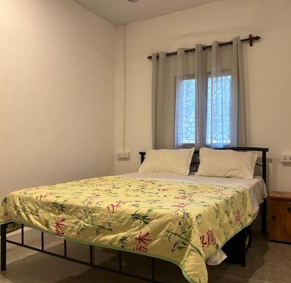 2 Sovrums Villa, Palm Breeze Suites