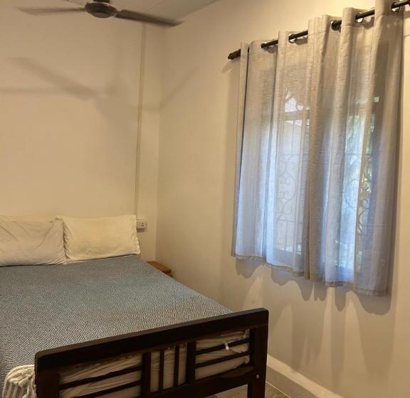 2 Sovrums Villa, Palm Breeze Suites