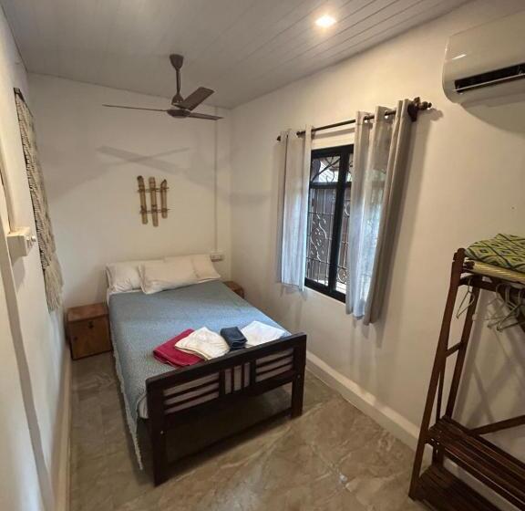 2 Sovrums Villa, Palm Breeze Suites