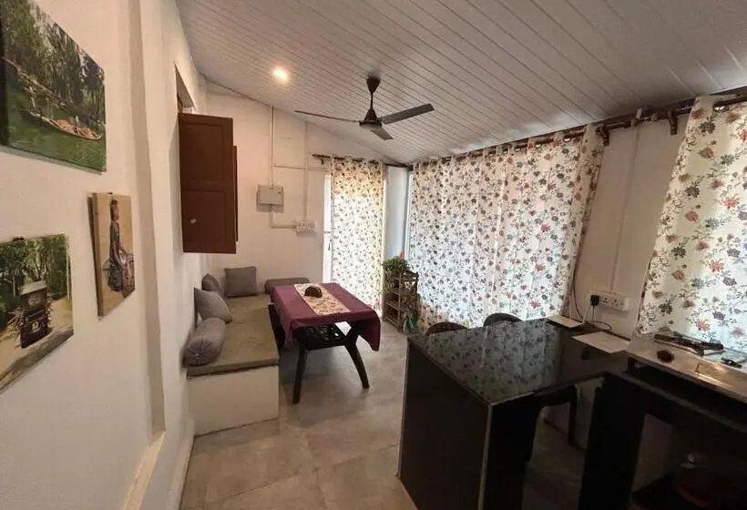 Villa 2 Makuuhuonetta, Palm Breeze Suites