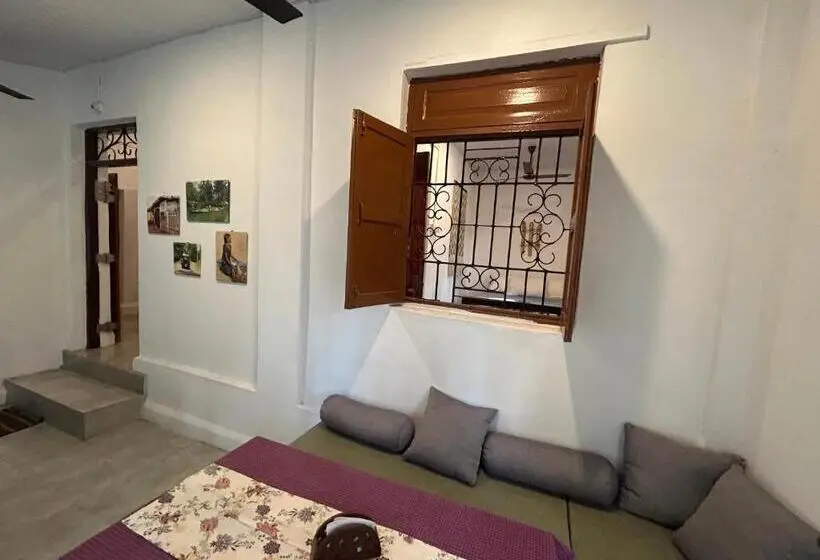 Villa 2 Makuuhuonetta, Palm Breeze Suites