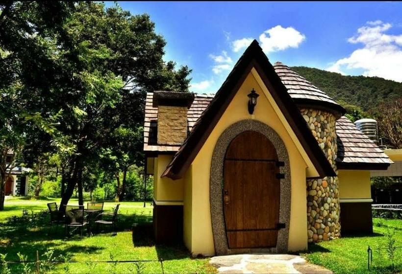 اتاق استاندارد چهار تخته, Mushroom Forest Guesthouse Camping Site