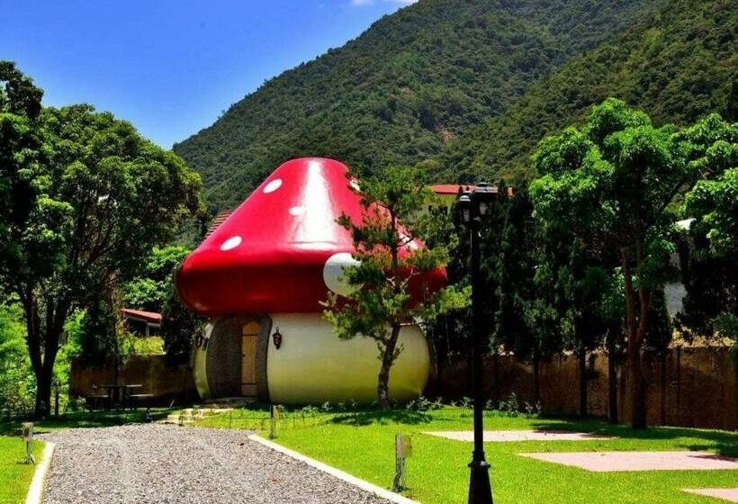 اتاق خانوادگی, Mushroom Forest Guesthouse Camping Site