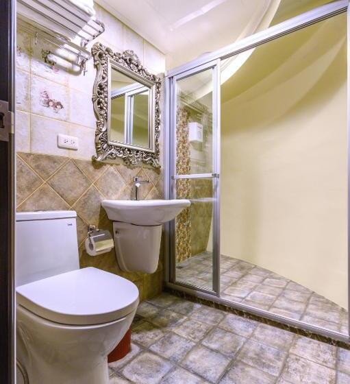 اتاق خانوادگی, Mushroom Forest Guesthouse Camping Site