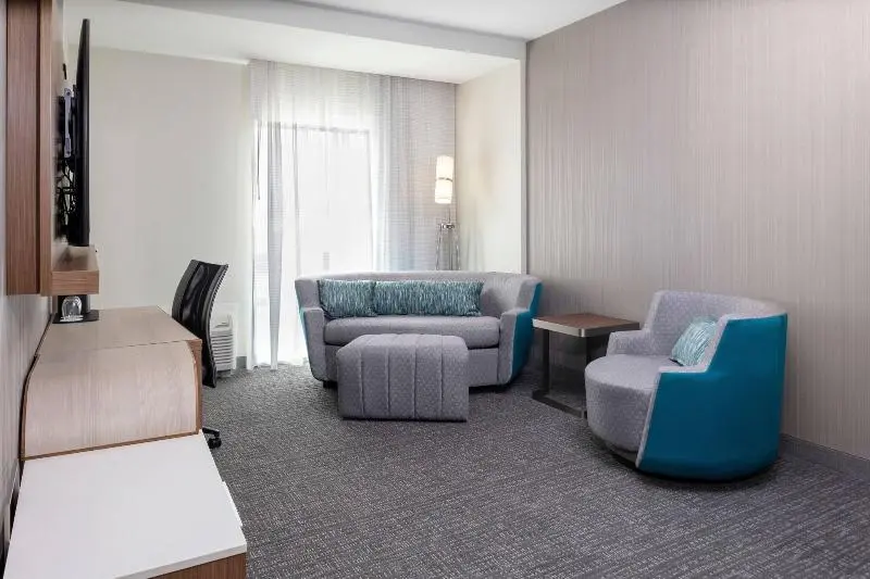 سوئیت با تخت بزرگ, Courtyard By Marriott Indianapolis Westspeedway
