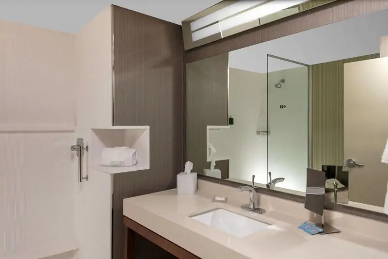 اتاق استاندارد با تخت بزرگ, Courtyard By Marriott Indianapolis Westspeedway