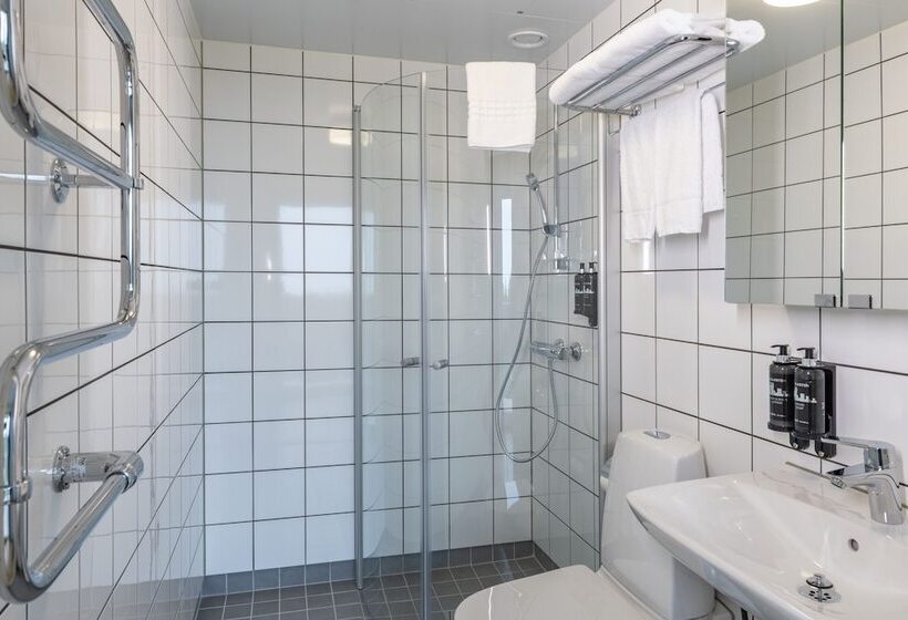 חדר דלוקס, First Hotel Kokoloko