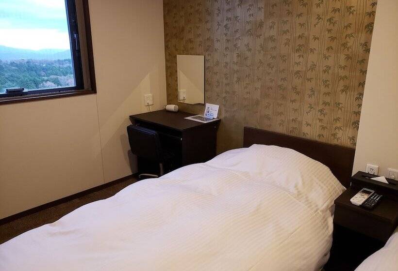 标准间, Fuji Zakura