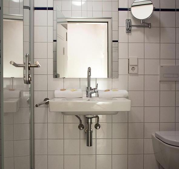 חדר סטנדרט עם מרפסת, Krone Zentrum