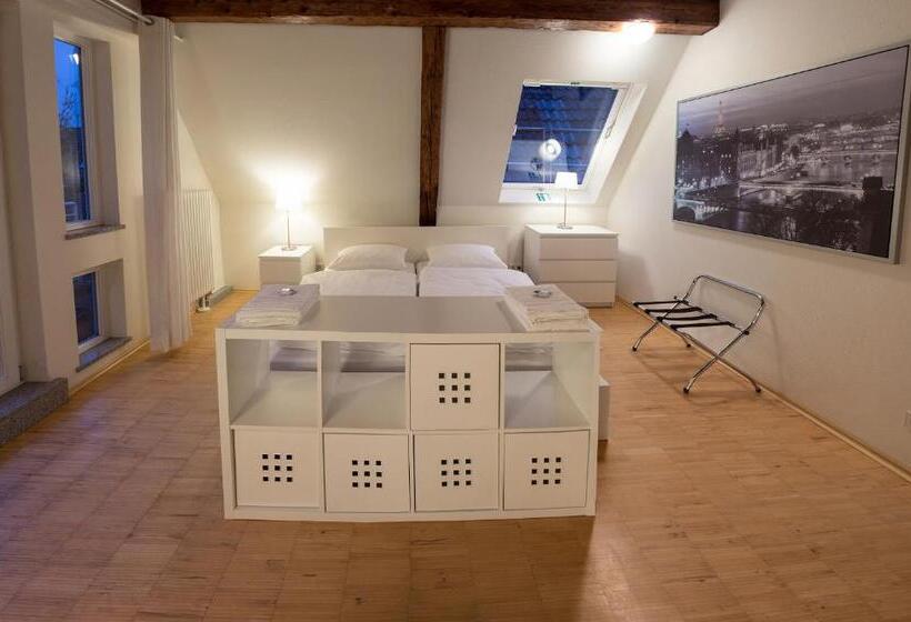 חדר סטנדרט עם מרפסת, Krone Zentrum