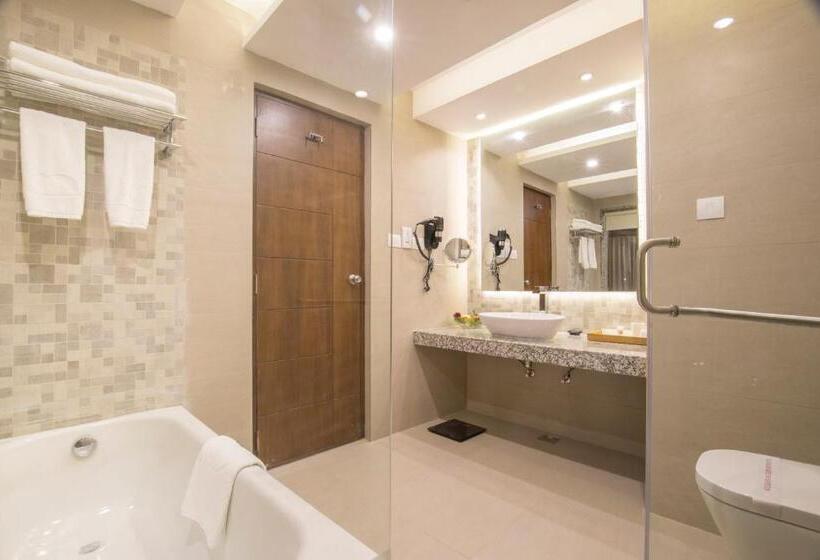 اتاق لوکس, Mountain Glory Forest Resort