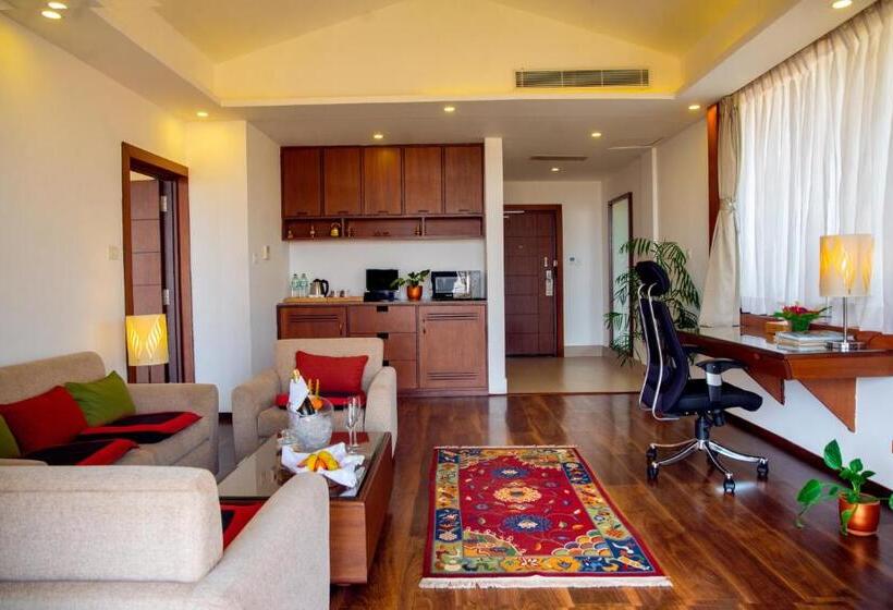 سوییت, Mountain Glory Forest Resort