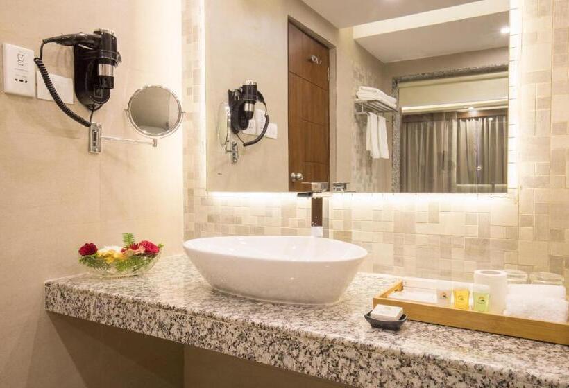 سوئیت پرزیدنت, Mountain Glory Forest Resort