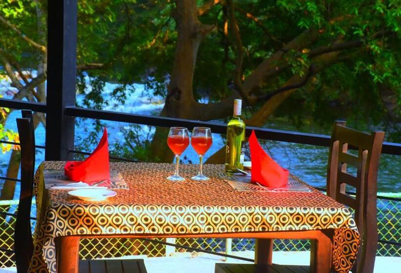 جناح عائلي, Sunwin River Cabana