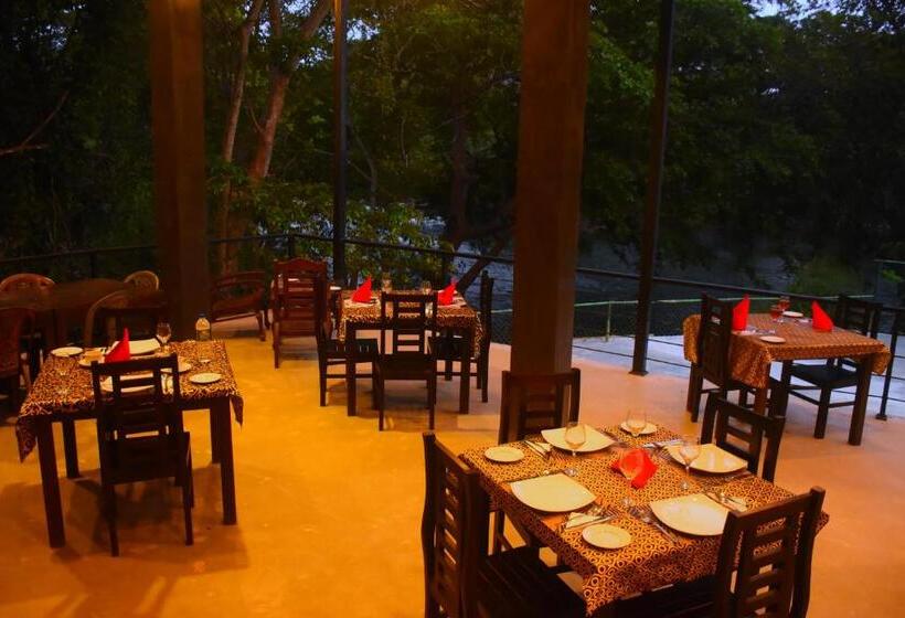 اتاق لوکس با بالکن, Sunwin River Cabana