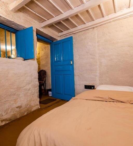 جناح عائلي, Shivaya Since 1953