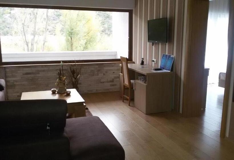 سوئیت با بالکن, Spa&hotel Studenac