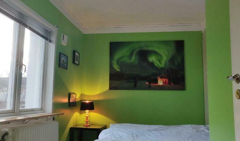 חדר סטנדרט חדר אמבטיה משותף, Abisko Net Hostel & Huskies