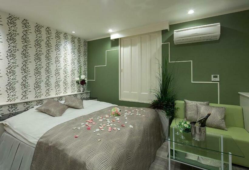 Standard-huone, Restay Okayama